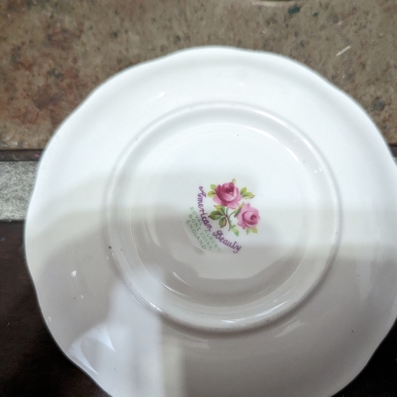 Royal Albert American Beauty China - Picture 4 of 5